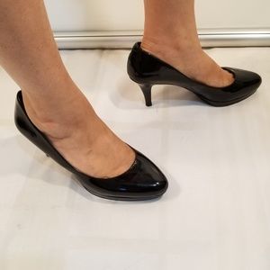 🔽Vince Camuto Black Patent Leather Heels
